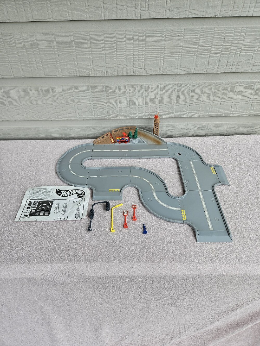 Hot Wheels World City Police Chase Road Race Highway Car Track Playset VTG 1996